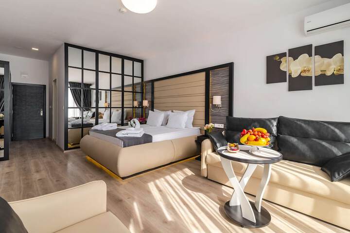 Room 57 of 318