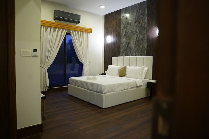 Room 18 of 84
