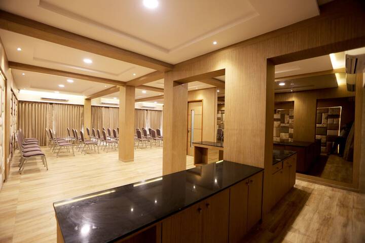 Business Center 24 of 28