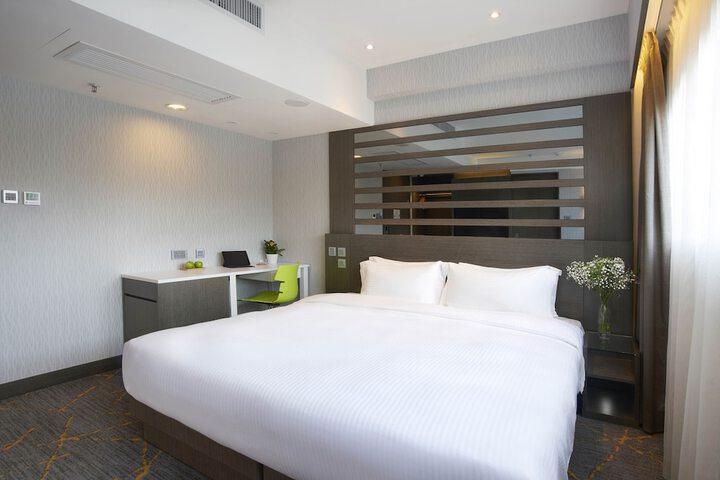Room 14 of 43
