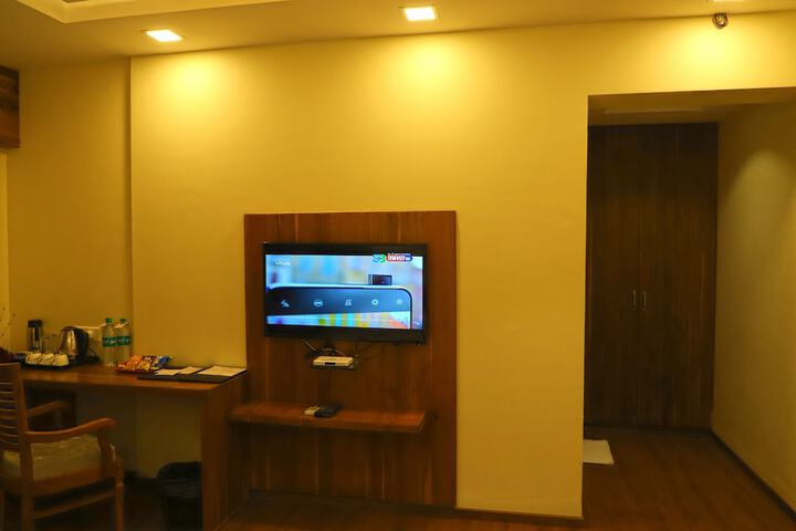 Room 36 of 86