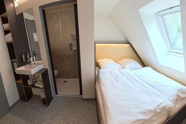Room 20 of 93