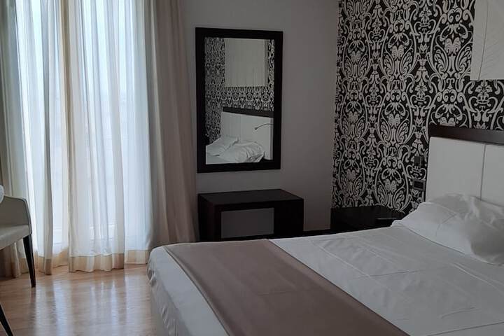 Room 7 of 94