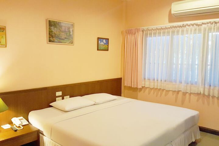 Room 10 of 436