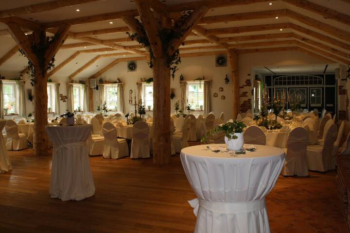 Ballroom/Hall 37 of 42
