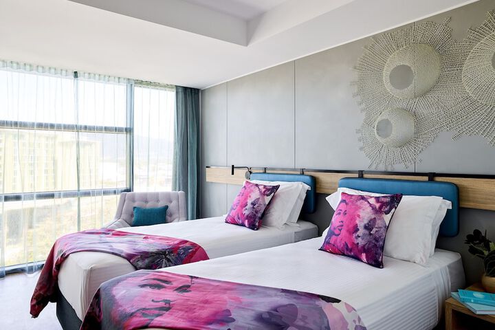 Room 4 of 87