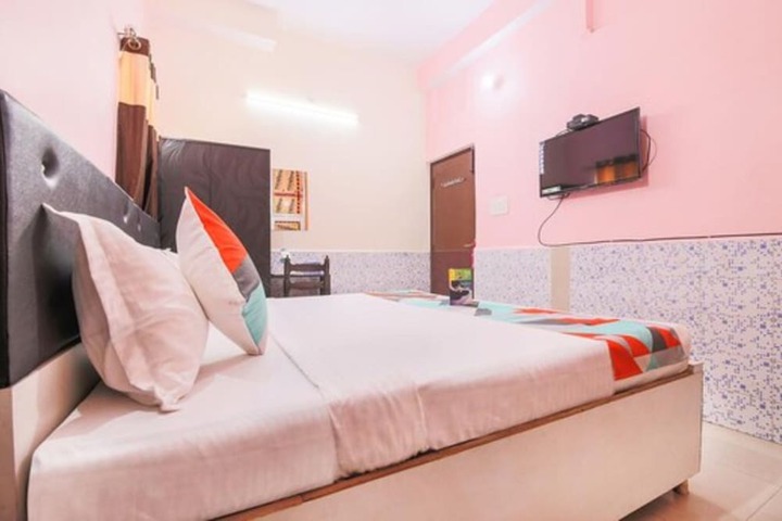 Room 4 of 27