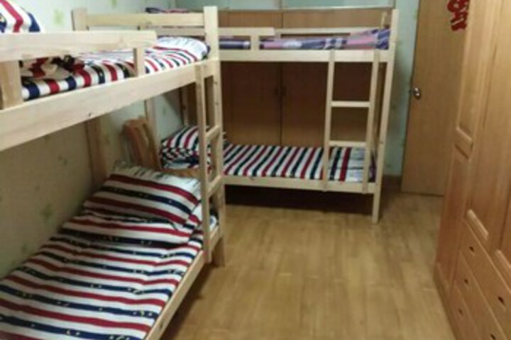 Room 7 of 11