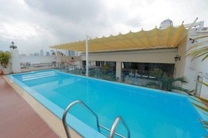 Pool 51 of 55