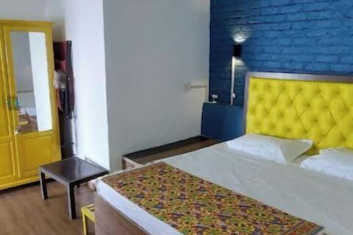 Room 10 of 91