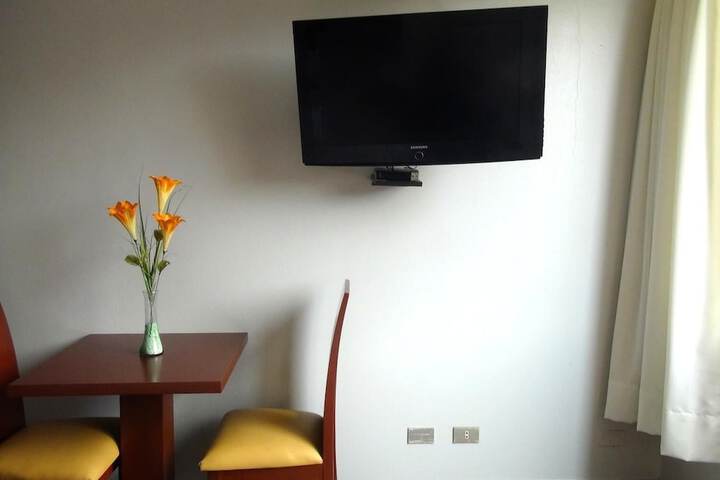 Room 10 of 19