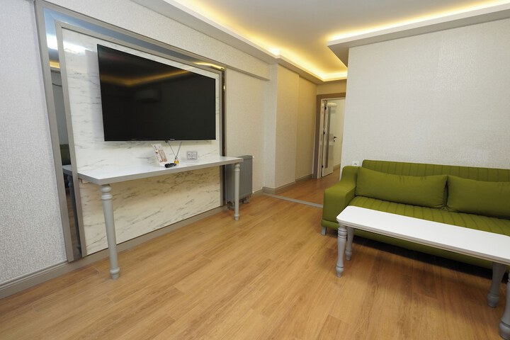 Room 70 of 104