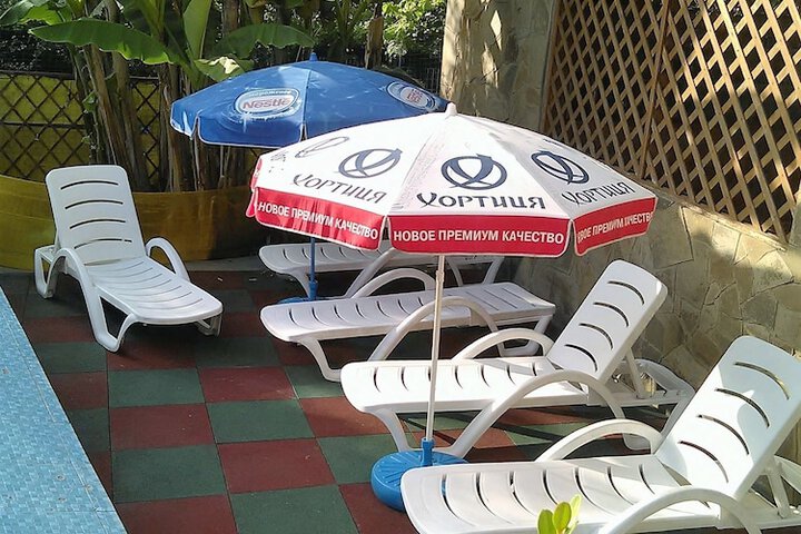 Sundeck 46 of 47