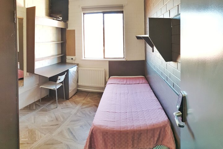 Room 3 of 22
