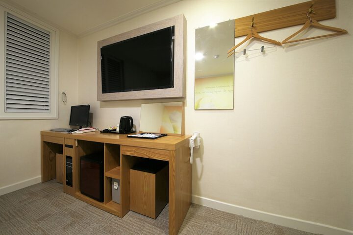 Room 18 of 41