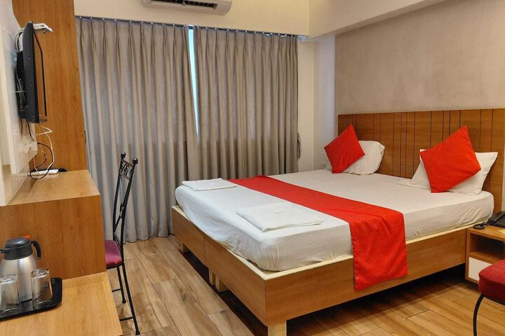 Room 4 of 11