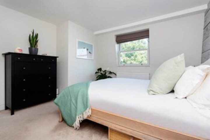 Room 12 of 20