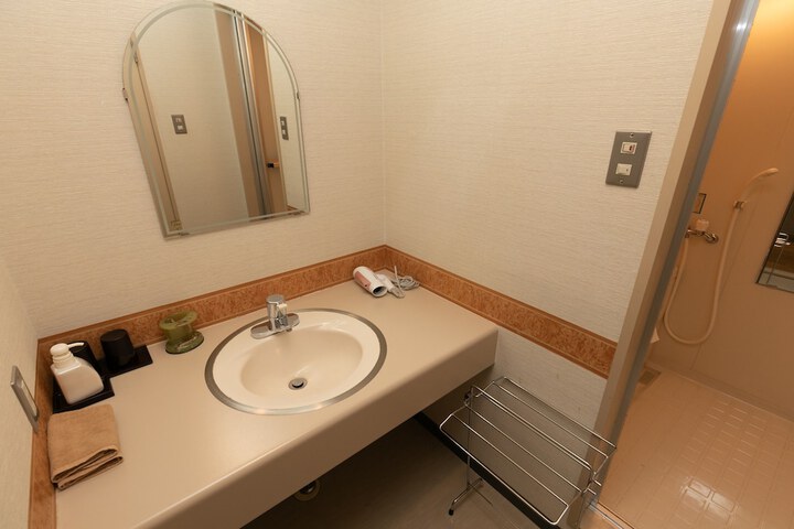 Bath Interior