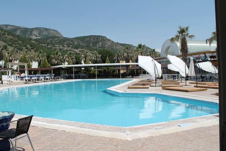 Pools & Facilities