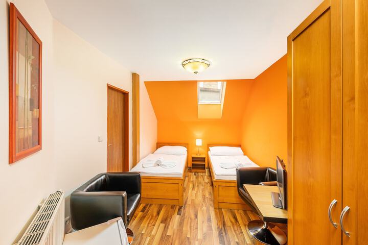 Room 16 of 17