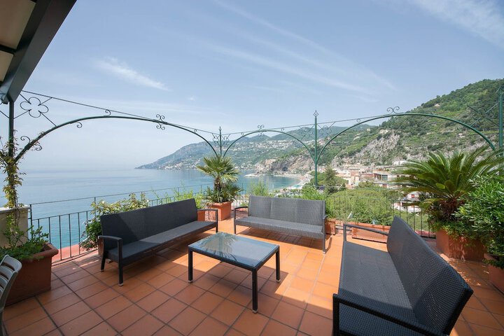 Terrace/Patio 33 of 48