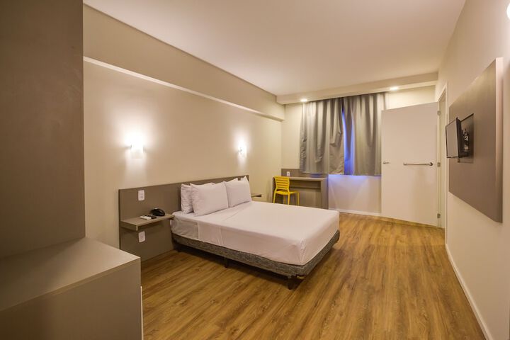 Room 14 of 40