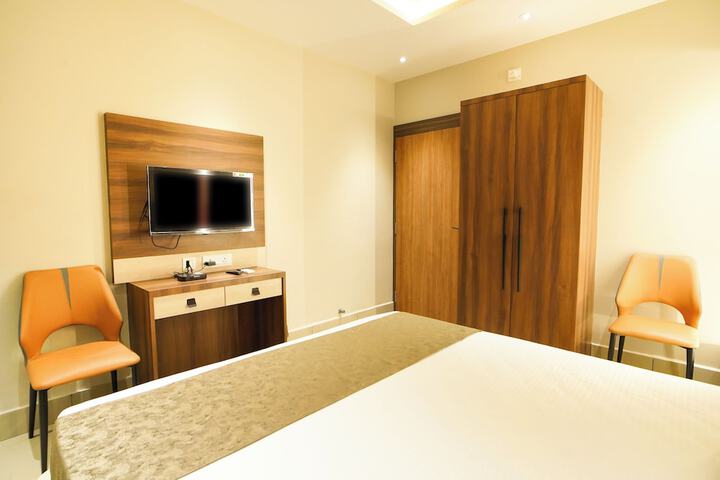 Room 32 of 83
