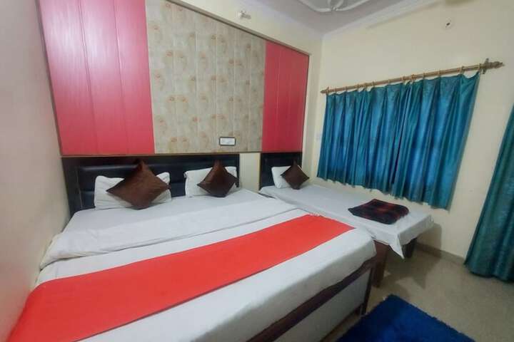 Room 8 of 14