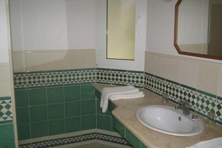 Room 8 of 20