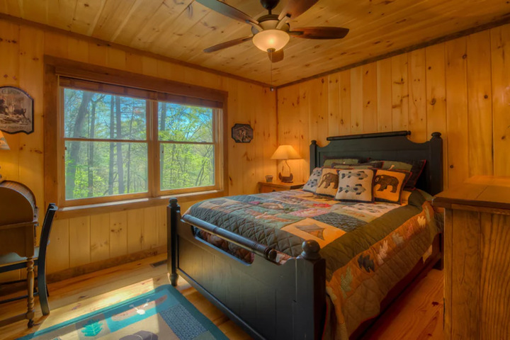 Room 4 of 6