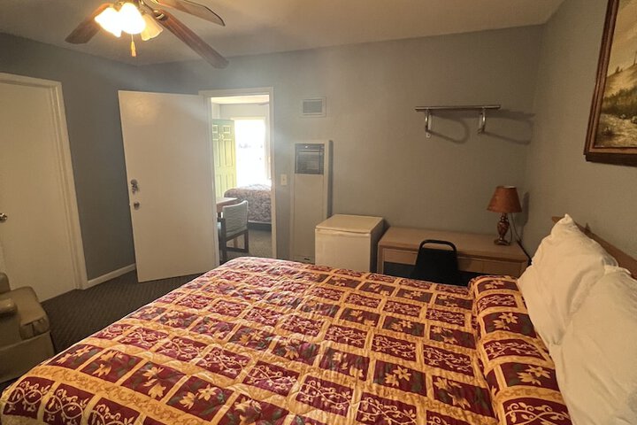 Room 9 of 26