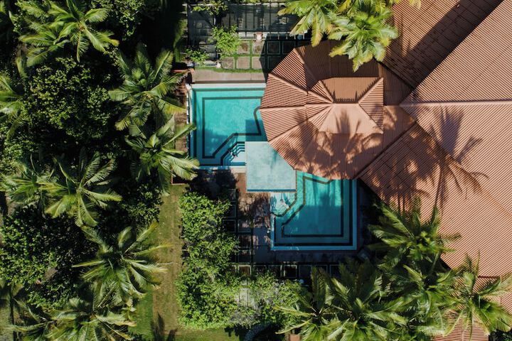 Pool Hotel