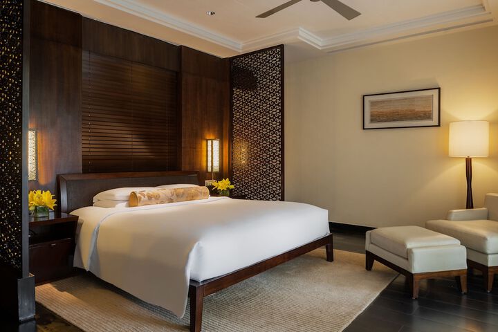 Room 15 of 106
