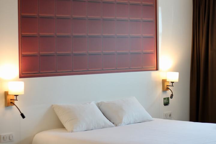 Room 13 of 76