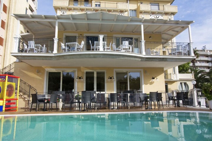 Pool 39 of 62