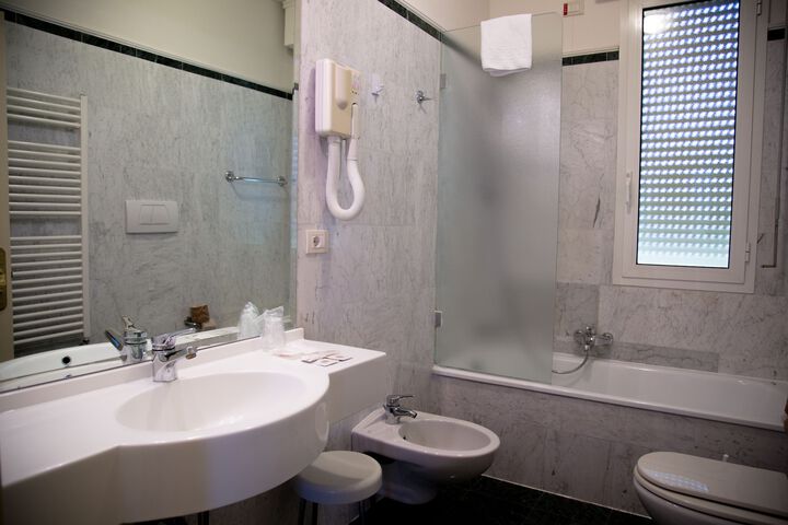 Room 115 of 127