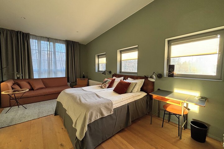 Room 10 of 65