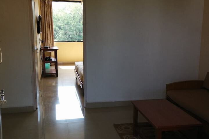 Room 17 of 33