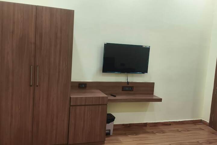 Room 7 of 13