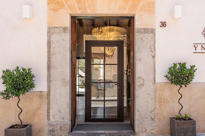 Hotel 70 of 77