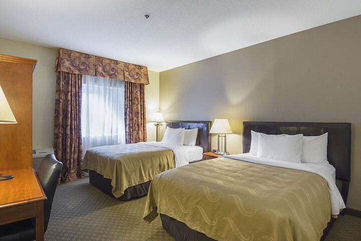 2 Double Beds (15 of 15)