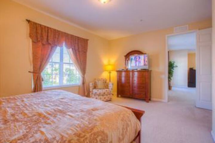 Room 14 of 34