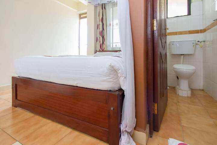 Room 9 of 19