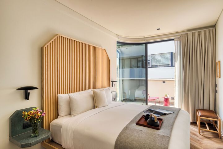 Room 42 of 120