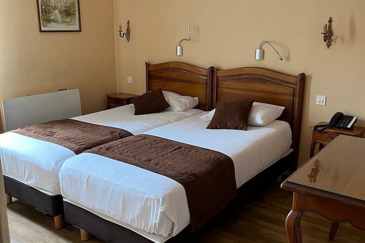 Room 6 of 20
