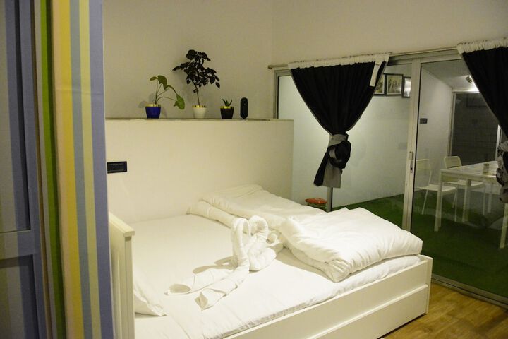 Room 4 of 14
