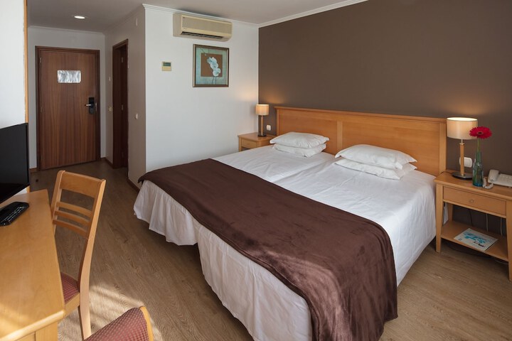 Room 8 of 24