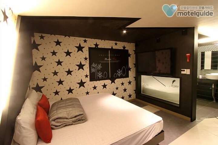 Room 22 of 59