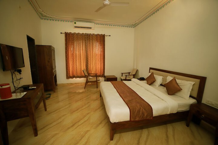 Room 12 of 48
