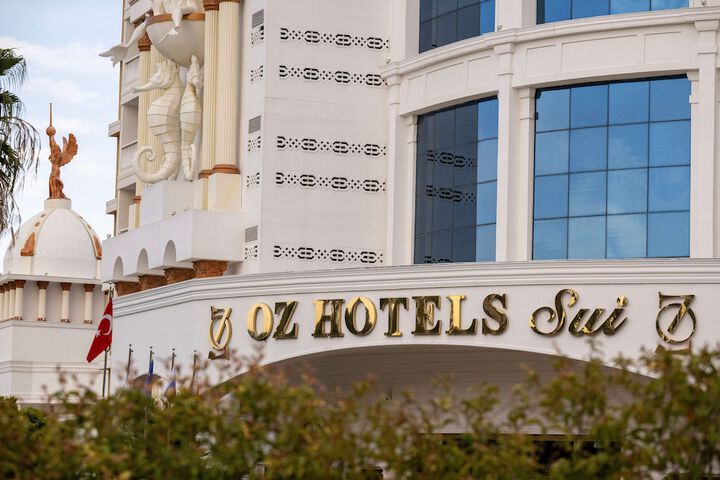 Hotel 484 of 525